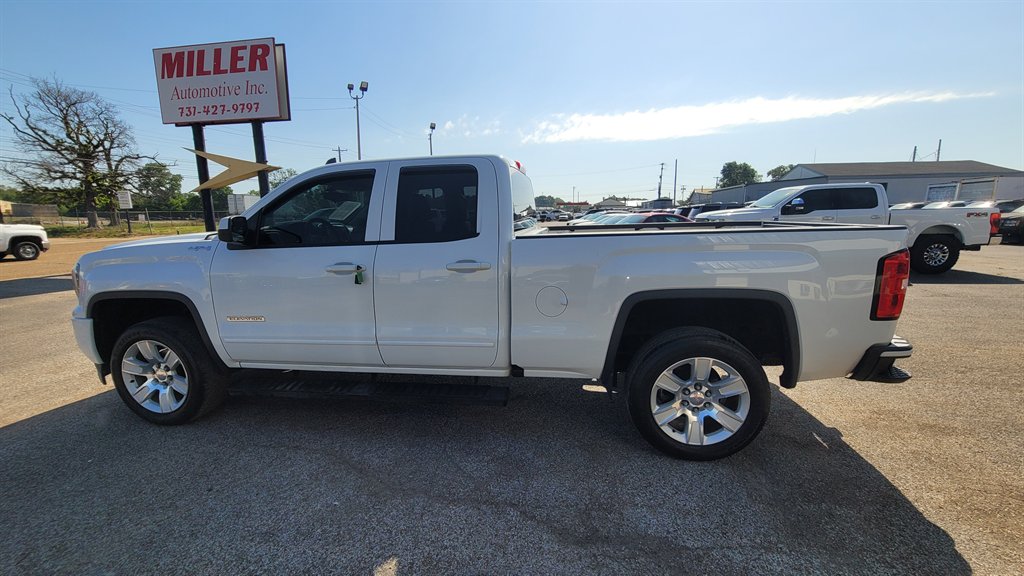 2017 GMC Sierra 4WD Double Cab Standard Box's photo