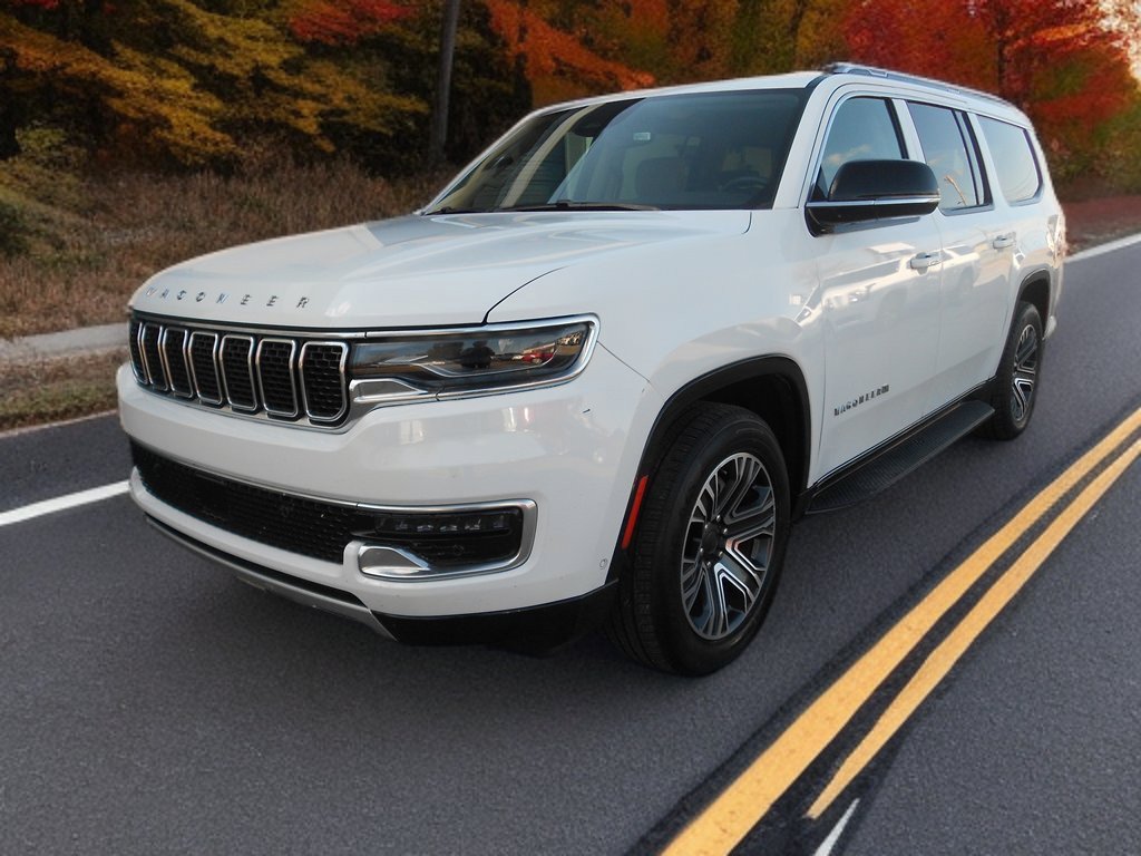 2023 Jeep Wagoneer L Series II's photo