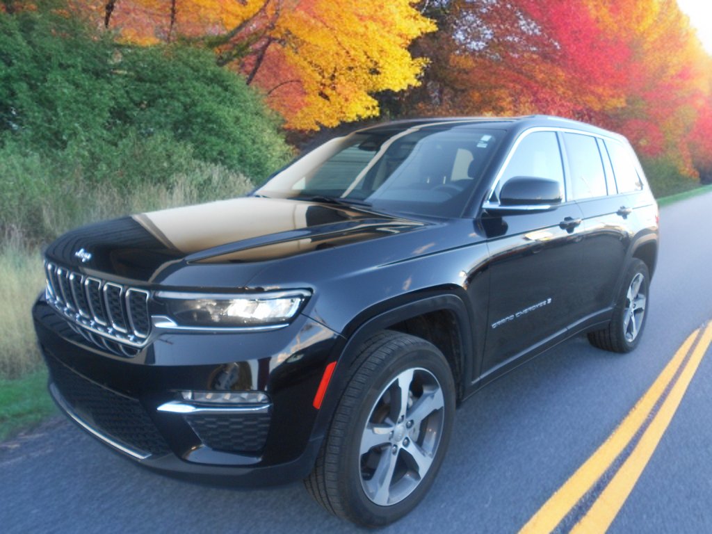 2023 Jeep Grand Cherokee Limited's photo