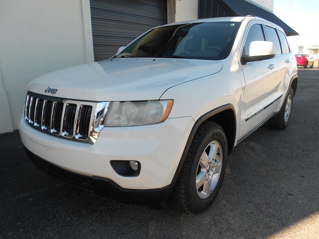 2011 Jeep Grand Cherokee Laredo's photo