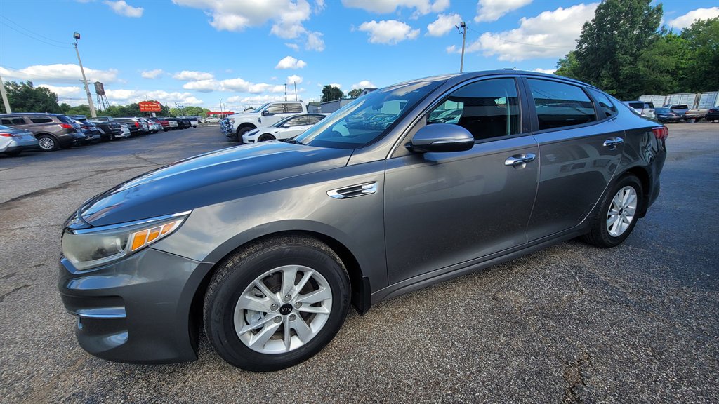 2016 Kia Optima LX AT's photo